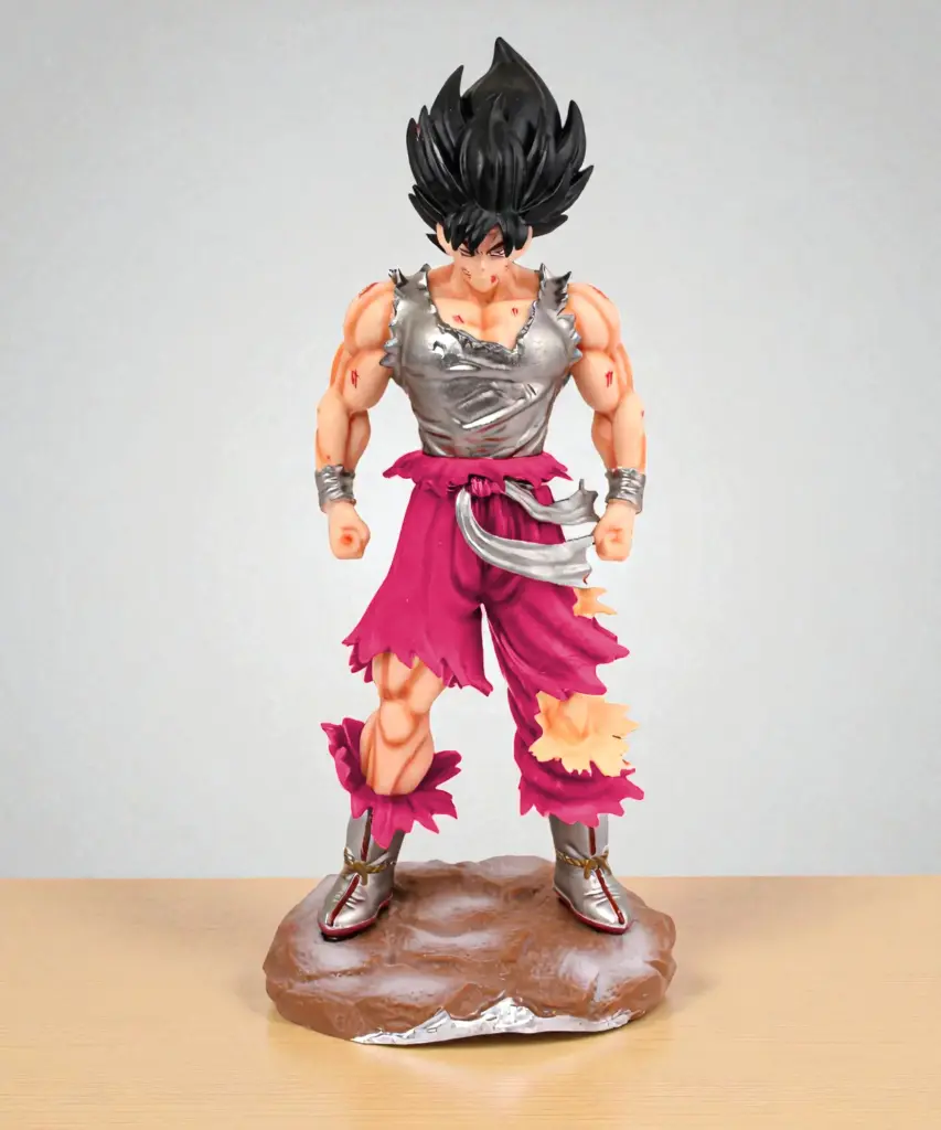 Goku Battle Damaged Figure - Dragon Ball Z / DBZ Villain Style Collectible Statue | Silver Armor & Torn Saiyan Outfit Model 22cm Height 